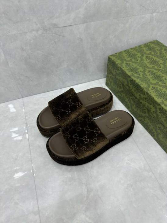 Picture of Gucci Slippers _SKUGuccisz35-443cmmnf01132142